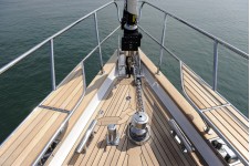 Discovery Yachts More Magic - Bow